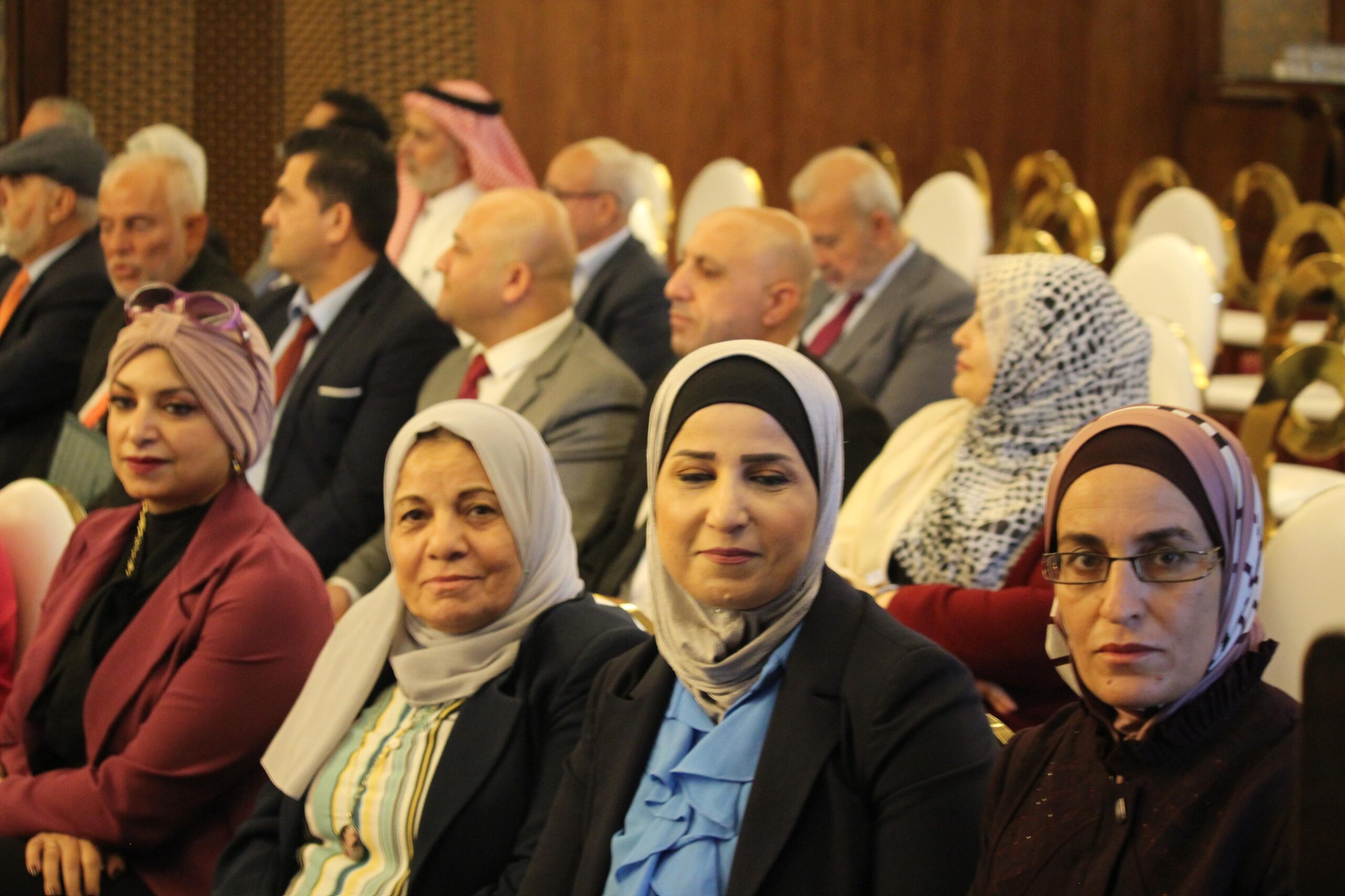 الأسر العربية تواجه محاولات للتدمير"صور"