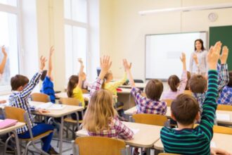 الحالات التي يحق للطالب اعادة السنة الدراسية