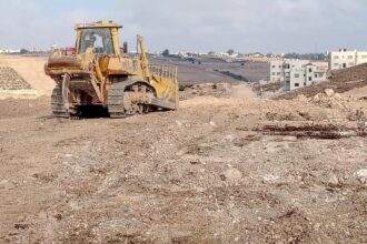 بلدية إربد الكبرى توسع الطرق حول مشروع مستشفى الأميرة بسمة الجديد