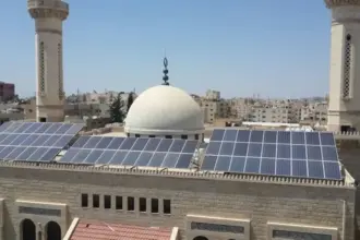 بتكلفة 50 ألف دينار..تركيب ألواح طاقة شمسية لعشرة مساجد غرب إربد