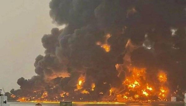 الجيش الإسرائيلي يوجه إنذارًا عاجلًا لإخلاء ميناء الحديدة في اليمن