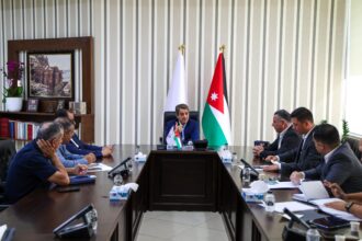 العدوان والنعيمات يبحثان تعزيز برنامج التايكواندو في المراكز الشبابية الأردنية