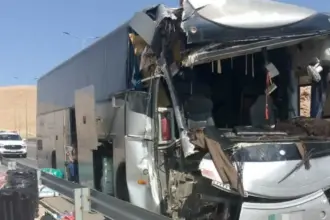 حادث تصادم بين حافلة وقلاب في رأس النقب