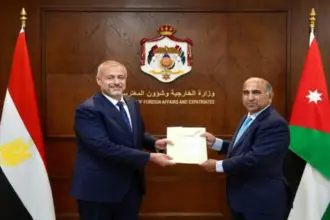 السفير المصري خالد الأبيض يقدم أوراق اعتماده للأمين العام لوزارة الخارجية الأردنية