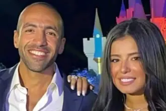 تشييع جثمان المطرب الشاب عمرو ستين وسط حضور فني واسع