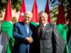 الملك عبدالله الثاني يلتقي رئيس دولة فلسطين محمود عباس