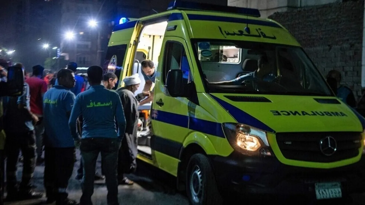 طفلة بالجيزة تصاب بتسمم بعد ابتلاعها حشيش والدها
