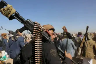واشنطن تفرض أكبر حزمة عقوبات على الحوثيين
