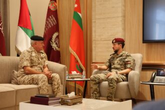 ولي العهد يزور القيادة العامة للقوات المسلحة الأردنية