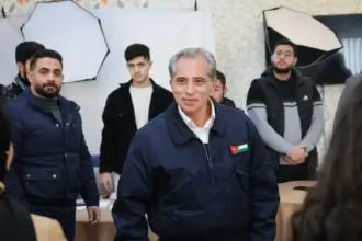 رئيس الوزراء يزور 114 موقعاً في عامه الأول لتعزيز الخدمات والتنمية