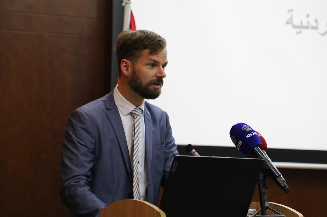 صورة حول : العودات من الجامعة الأردنية يطلق "حواريات تعزيز مشاركة طلبة الجامعات الاردنية في الحياة السياسية" العودات من الجامعة الأردنية يطلق "حواريات تعزيز مشاركة طلبة الجامعات الاردنية في الحياة السياسية"