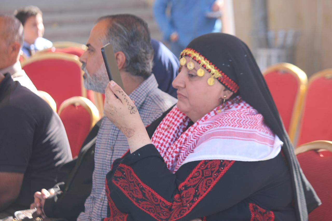 الأميرة بسمة بنت علي تفتتح بازار المزارع في حدائق الملك عبدالله الثاني .. فيديو وصور