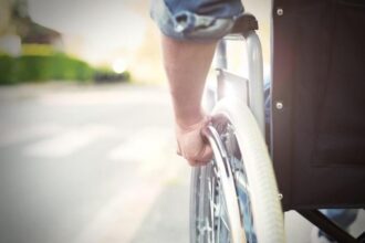 صورة حول : صدور تعليمات جديدة لتنظيم تأهيل وترخيص خبراء تيسير التواصل مع ذوي الإعاقة صدور تعليمات جديدة لتنظيم تأهيل وترخيص خبراء تيسير التواصل مع ذوي الإعاقة