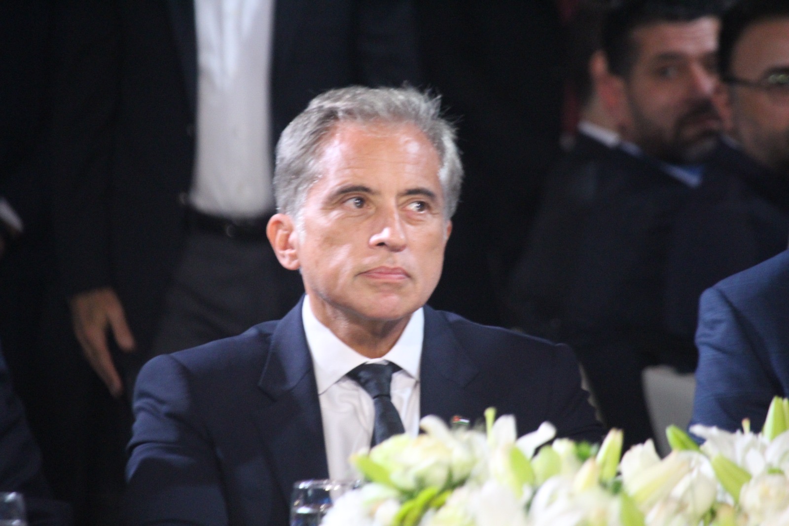 صورة حول : أكثر من ألف قرار حكومي خلال عام أكثر من ألف قرار حكومي خلال عام