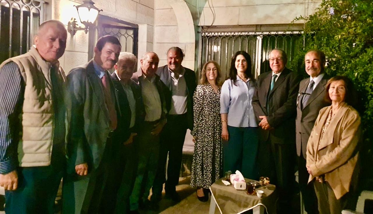 صورة حول : اللقاء الثقافي في صالون الدكتور بستاني لتكريم عالم الآثار الدكتور زيدان كفافي اللقاء الثقافي في صالون الدكتور بستاني لتكريم عالم الآثار الدكتور زيدان كفافي