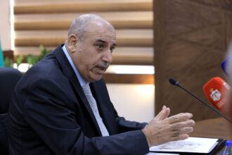 صورة حول : القاضي: تربيتي العائلية والعسكرية لا تسمح لي بالإساءة لأبناء شعبنا وسامح الله من فسر حديثي على غير مقصده القاضي: تربيتي العائلية والعسكرية لا تسمح لي بالإساءة لأبناء شعبنا وسامح الله من فسر حديثي على غير مقصده