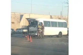 صورة حول : 4 إصابات بحادث تصادم باصين أسفل جسر في إربد 4 إصابات بحادث تصادم باصين أسفل جسر في إربد