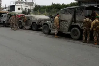 صورة حول : المسؤول الأميركي يشيد باحترافية الجيش اللبناني وسط جهود لحصر السلاح بالدولة المسؤول الأميركي يشيد باحترافية الجيش اللبناني وسط جهود لحصر السلاح بالدولة