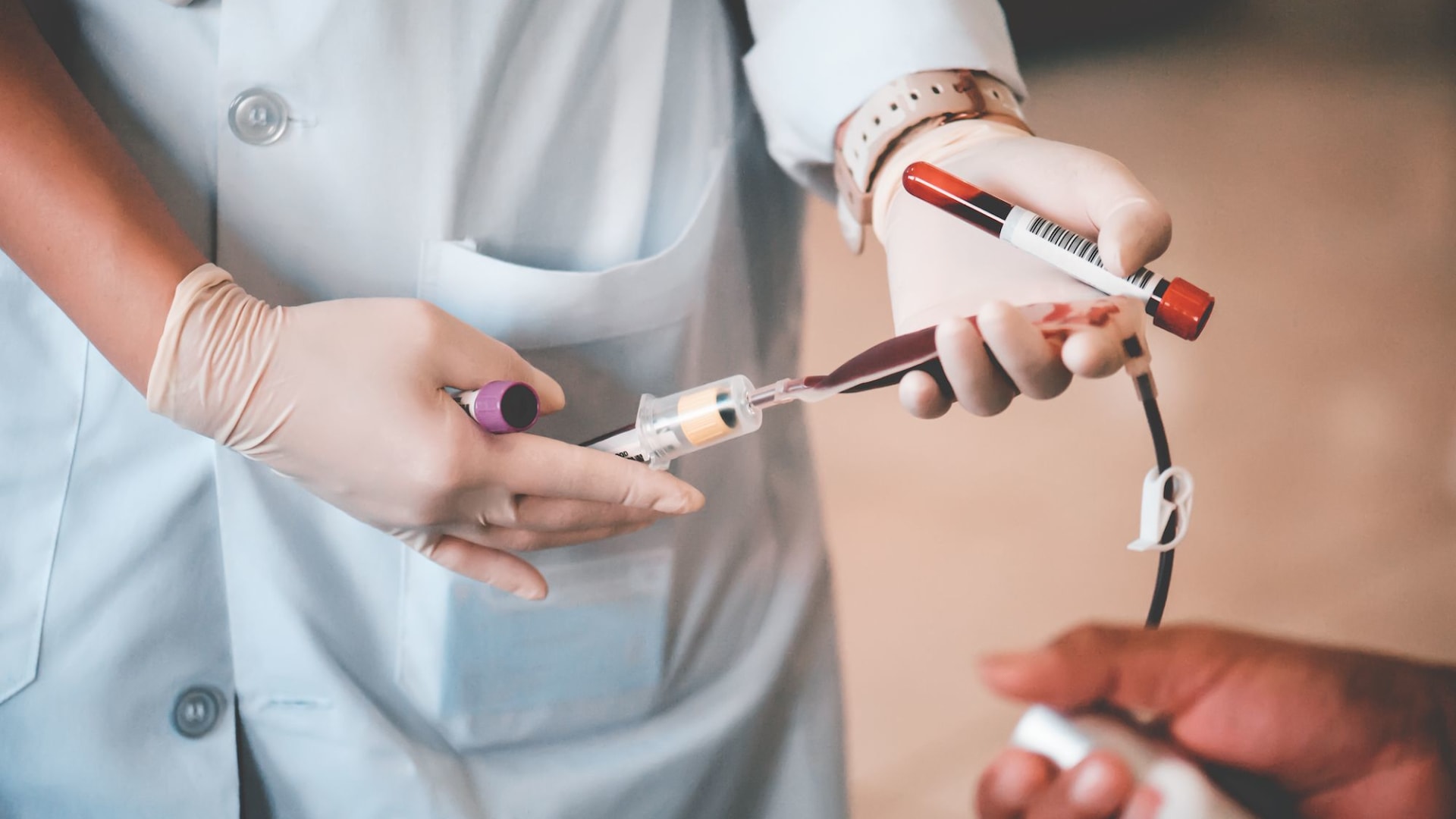 احذر… هذا المشروب قد يمنع جسمك من امتصاص الحديد!