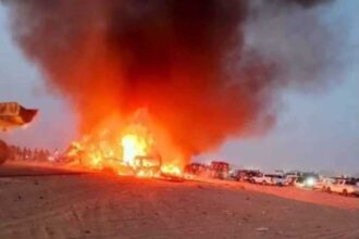 وفاة 14 شخصاً وطفلة وحيدة تنجو من حادث مروع باليمن