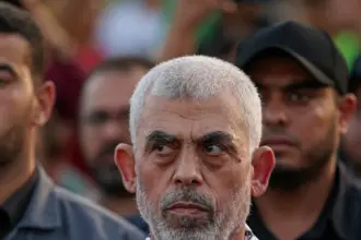 الاحتلال يكشف صورة جديدة ليحيى السنوار بعد اغتياله .. صورة