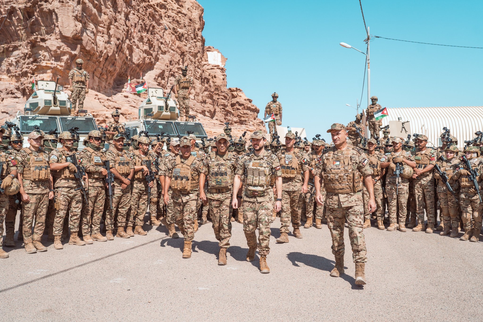 عاجل | ولي العهد يتابع تمرين "مغوار الجبل" ويشيد باحترافية المشاركين