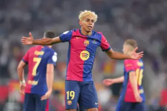 صورة حول : إصابة تعيق نصف قدرات لامين جمال وتثير قلق برشلونة إصابة تعيق نصف قدرات لامين جمال وتثير قلق برشلونة