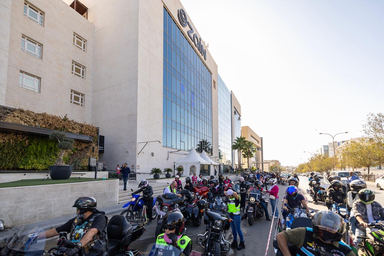 صورة حول : زين تستضيف انطلاقة مسيرة "سيدات هارلي" لدعم مصابات السرطان من غزة زين تستضيف انطلاقة مسيرة "سيدات هارلي" لدعم مصابات السرطان من غزة