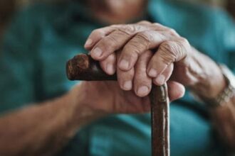 أب ينتقم من أولاده المهملين ويحوّل ميراثه بملايين الدنانير إلى مسجد
