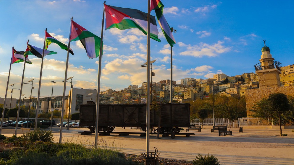 صورة حول : تقرير إيجابي عن الاقتصاد الأردني وإجراءات حكومية لتعزيز النمو تقرير إيجابي عن الاقتصاد الأردني وإجراءات حكومية لتعزيز النمو