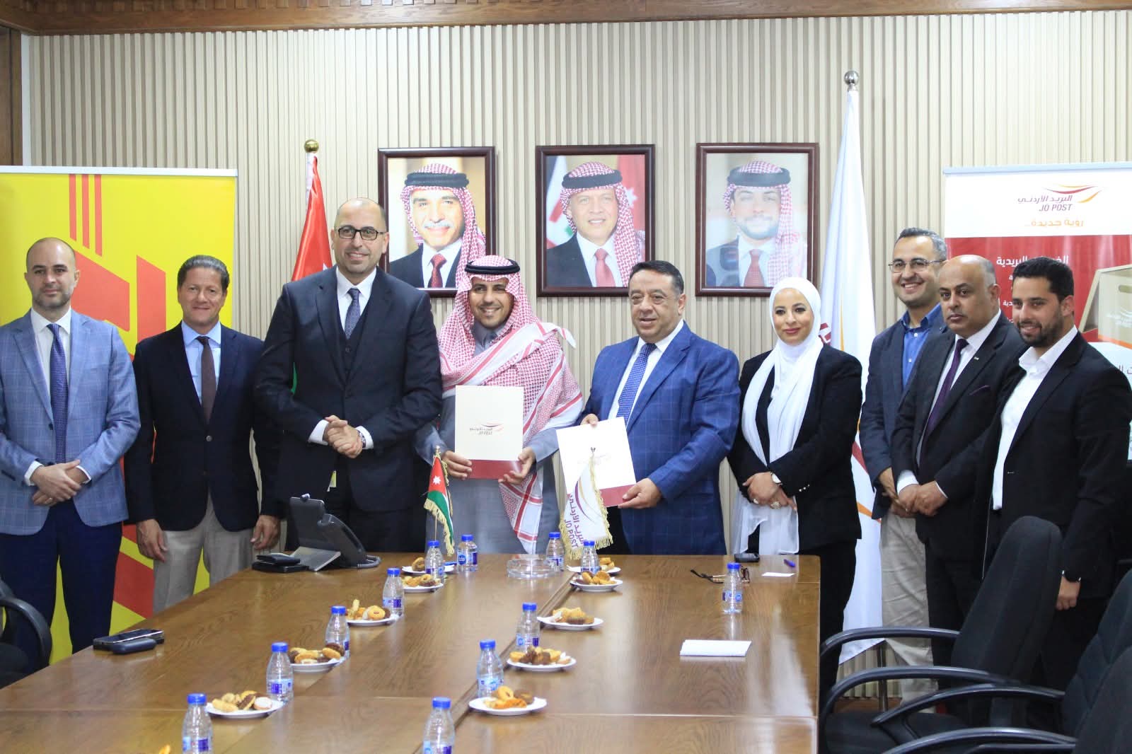 اتفاقية منحة تمويلية بين البريد الأردني وشركة"دي إتش إل إكسبرس" لتدريب ١٠٠شاب وشابة.