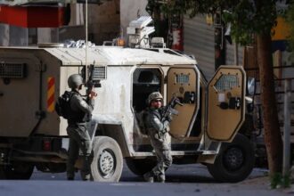 استشهاد فلسطيني واعتقال 18 بالضفة الغربية