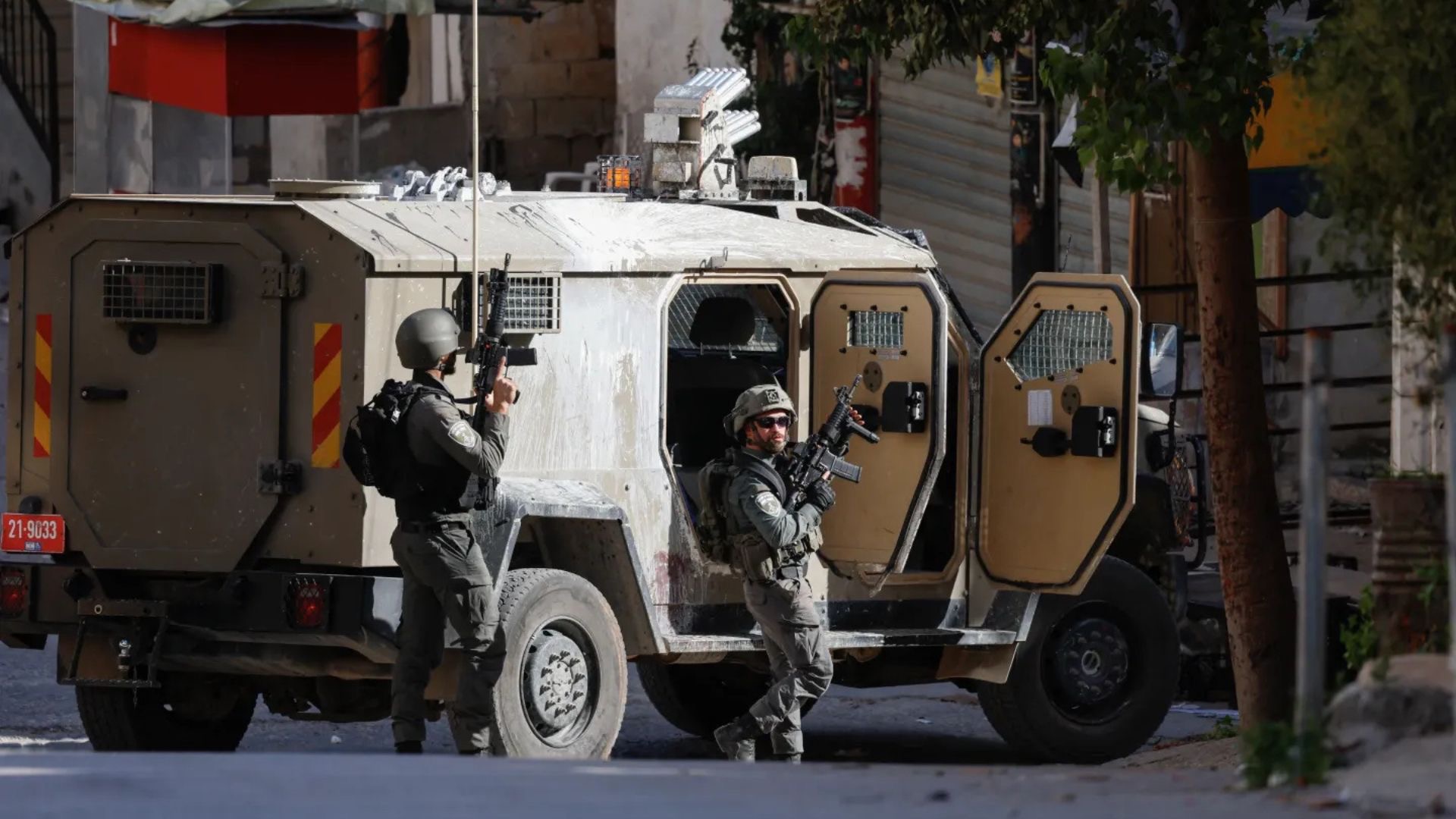استشهاد فلسطيني واعتقال 18 بالضفة الغربية
