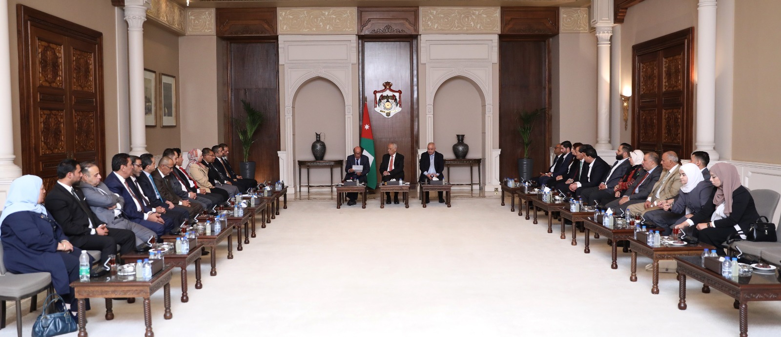 صورة حول : العيسوي: رؤية الملك تسبق التحديات والأردن يتقدم رغم العواصف العيسوي: رؤية الملك تسبق التحديات والأردن يتقدم رغم العواصف