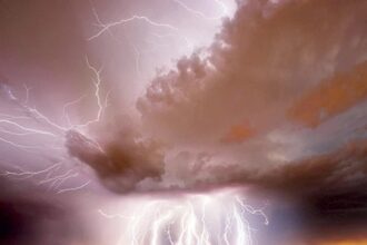 صورة حول : اضطرابات جوية وأمطار رعدية متوقعة في عدة دول عربية نهاية الأسبوع اضطرابات جوية وأمطار رعدية متوقعة في عدة دول عربية نهاية الأسبوع