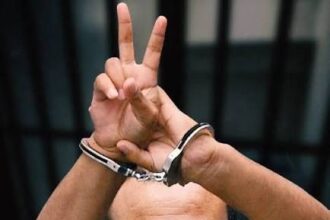 زوجة البرغوثي تطلب من ترامب التدخل لإطلاق سراحه