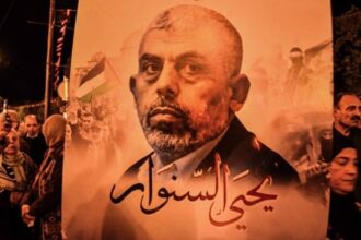 صورة حول : بالفيديو.. الاحتلال ينشر مشاهد جديدة ليحيى السنوار قبل اغتياله في رفح بالفيديو.. الاحتلال ينشر مشاهد جديدة ليحيى السنوار قبل اغتياله في رفح