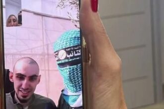 كتائب القسام تخدع الاحتلال وتسمح للأسرى بالتواصل مع ذويهم