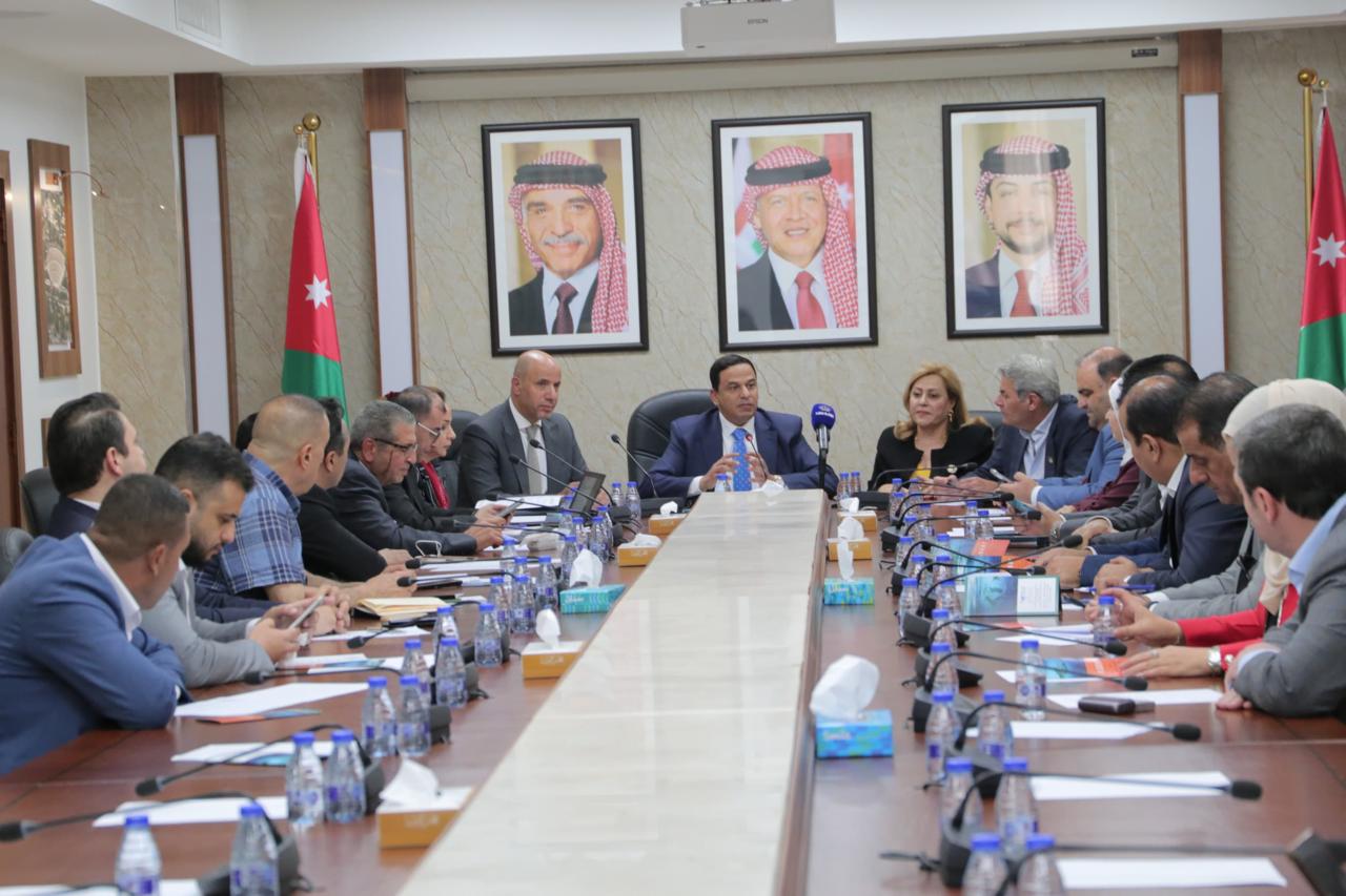 صورة حول : عزم تتصدر الأداء النيابي خلال الدورة الاولى للبرلمان... عزم تتصدر الأداء النيابي خلال الدورة الاولى للبرلمان...