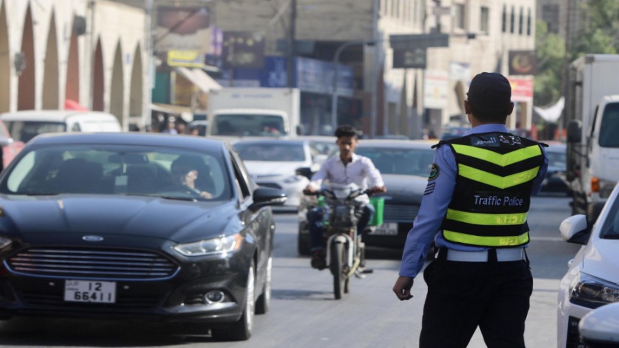 عاجل | الأمن العام يتعامل مع حوادث مرورية متفرقة وإغلاق مؤقت للطرق