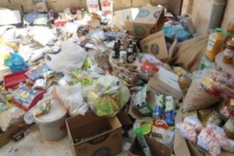 عاجل | إتلاف 2 طن عطور و5 أطنان مواد غذائية منتهية الصلاحية في مادبا