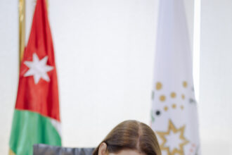 في اليوم العالمي للبريد 2025 " البريد في خدمة الإنسان: خدمة محلية وعالمية "