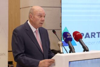عاجل | الفايز: قانون الإدارة المحلية جسور للتنمية ويعزز دور الأحزاب في المحافظات