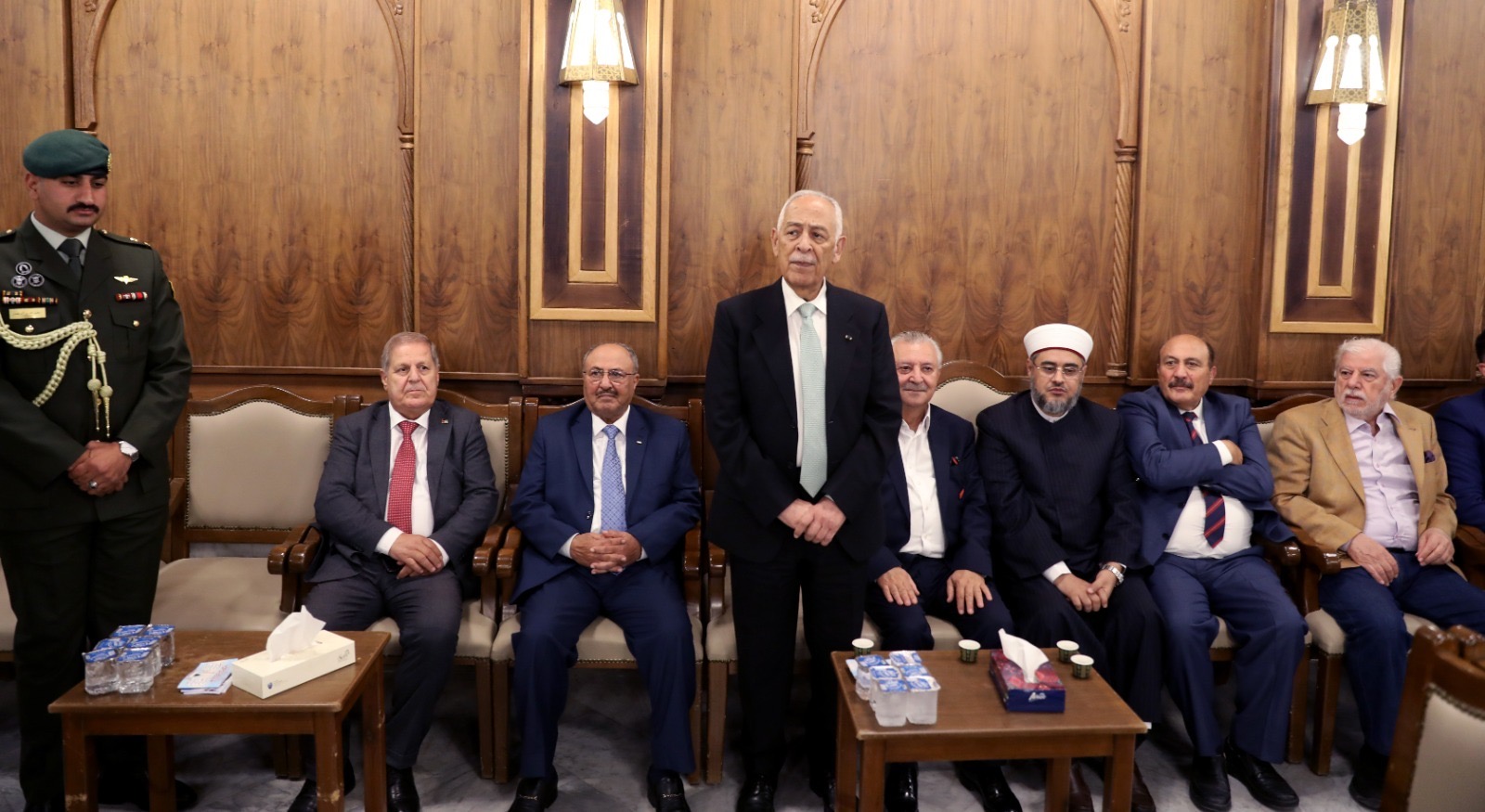 مندوبا عن الملك وولي العهد… العيسوي يعزي آل الخضري