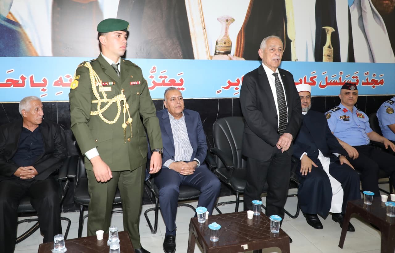 *مندوبا عن الملك وولي العهد. العيسوي يعزي آل فراج وعشيرة النوافعة*
