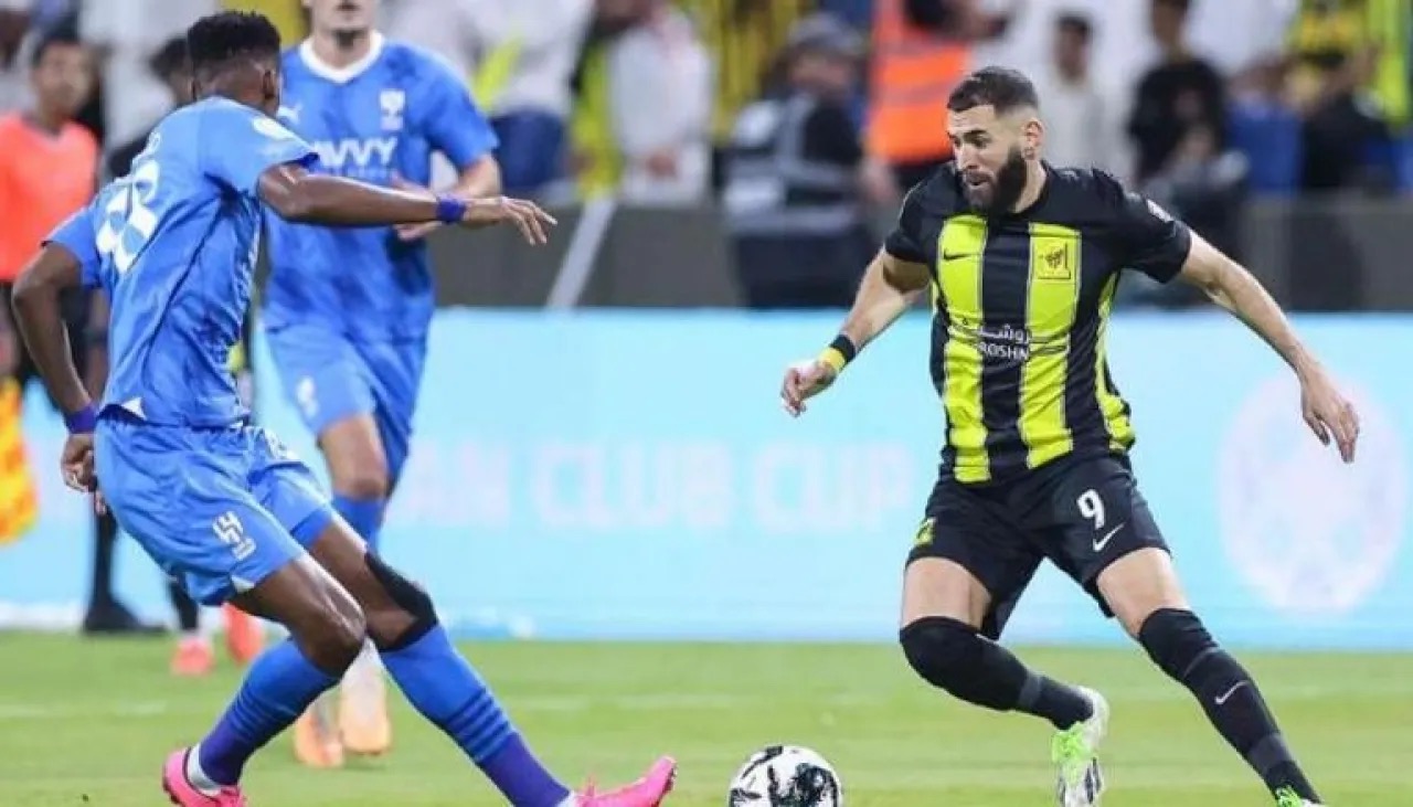 تعرف على القنوات الناقلة لمباراة الاتحاد والهلال في الدوري السعودي 2025-2026