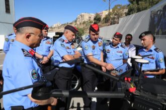 صورة حول : عاجل | مدير الأمن العام يلتقي مديري الإدارات المرورية في إدارة السير عاجل | مدير الأمن العام يلتقي مديري الإدارات المرورية في إدارة السير