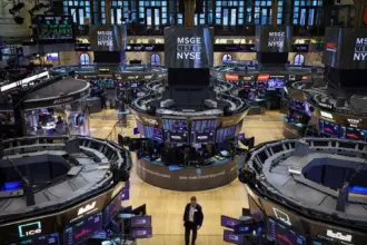 الأسواق الأميركية تغلق على تراجعات بفعل توتر العلاقات مع الصين
