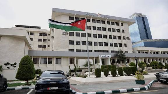 صورة حول : تصريح المومني يكشف تغوّل السلطة التنفيذية على مجلس الأمة تصريح المومني يكشف تغوّل السلطة التنفيذية على مجلس الأمة