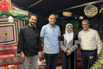 الخصاونة يزور "مكمورة شهناز" في عمّان
